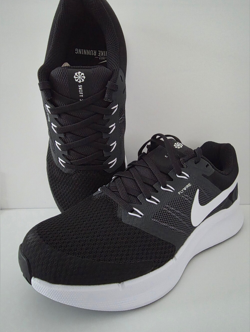 Nike Run Swift 3 Women's Size 7.5 Men's Size 6 New With Box